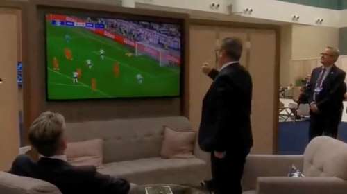 Στάρμερ: Η στιγμή που πανηγυρίζει  την πρόκριση της Εθνικής Αγγλίας - Βίντεο από τη Σύνοδο του ΝΑΤΟ