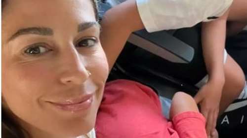 Κατερίνα Παπουτσάκη: Οι πρώτες φωτογραφίες από τις διακοπές της στη Σητεία