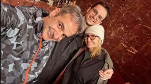 Κυριάκος Μητσοτάκης: Η selfie με τη Μαρέβα και τον γιο τους, Κωνσταντίνο, στα Χανιά