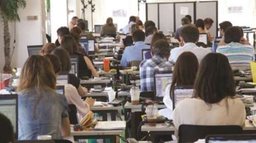 Τι αλλάζει για μισθωτούς και επιχειρήσεις με τη νέα ΚΥΑ - Τι ισχύει για το επίδομα των 800 ευρώ