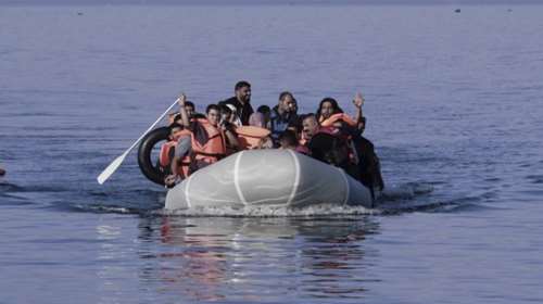 Αποκαλυπτικό βίντεο: Τουρκικές ακταιωροί προωθούν λέμβο με μετανάστες στη Λέσβο