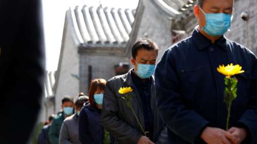 Η Κίνα τίμησε τα θύματα του κορονοϊού - &quot;Καμπανάκι&quot; για τους ασυμπτωματικούς (εικόνες,βίντεο)