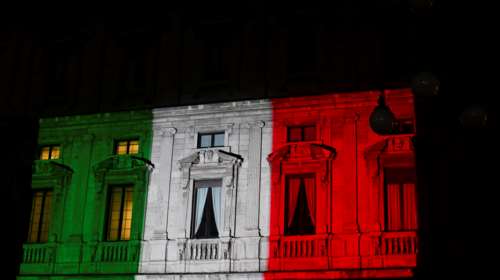 Κατερίνα Κώτσου: Μια Ελληνίδα εμψυχώνει με τις άριές της τους Ιταλούς