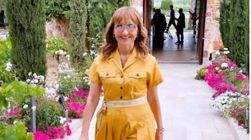 Μάρα Ζαχαρέα: Απόδραση με καλές της φίλες - Το travel look και το super stylish αξεσουάρ της