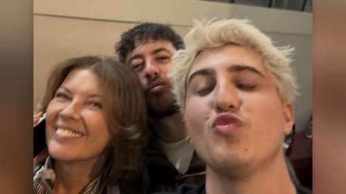 Σοφία Αλιμπέρτη: Δίπλα στον γιο της, Good job Nicky στον ελληνικό τελικό της Eurovsion