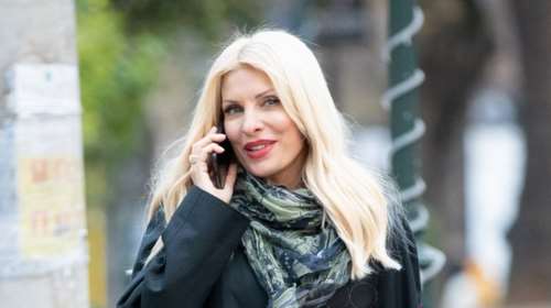 Μενεγάκη: Ευδιάθετη για ψώνια στην Κηφισιά - Εικόνες