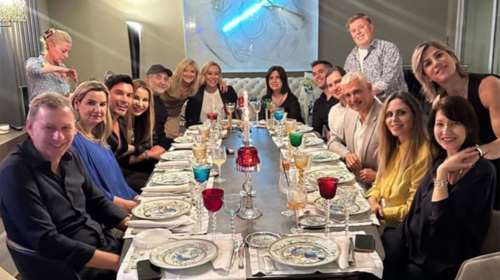 Αριστερό δείπνο με baccarat, χαβιάρι και μπλε καβούρι- Χαλάρωση για Αρη Σπηλιωτόπουλο και Σοφία Μπεκατώρου, παρέα με Λαζόπουλο