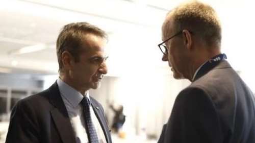 Βρυξέλλες: Σύντομη συνάντηση Μητσοτάκη με τον Μερτς πριν το έκτακτο Ευρωπαϊκό Συμβούλιο για την Ουκρανία