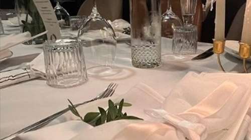 Γαμήλιο γλέντι στην Παιανία: Τα &quot;ύποπτα&quot; τρόφιμα που έσπειραν γαστρεντερίτιδα στους καλεσμένους - Ήταν πολλή ώρα στον ήλιο [Βίντεο]