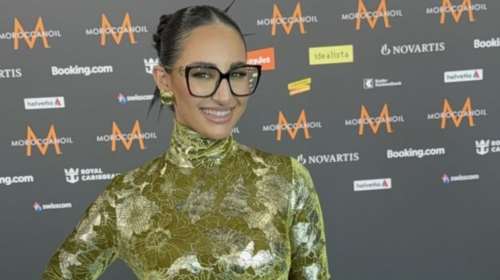 Eurovision 2025: Aπαστράπτουσα με χρυσό Deux Hommes η Klavdia περπάτησε στο Τιρκουάζ Χαλί