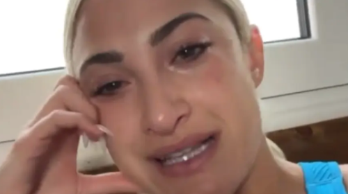 Ξέσπασε σε λυγμούς η Ιωάννα Τούνη: Κάθε μέρα στέλνουν στον Δημήτρη μηνύματα για το &quot;πόσο π@@@@@@ είμαι&quot; [Βίντεο]