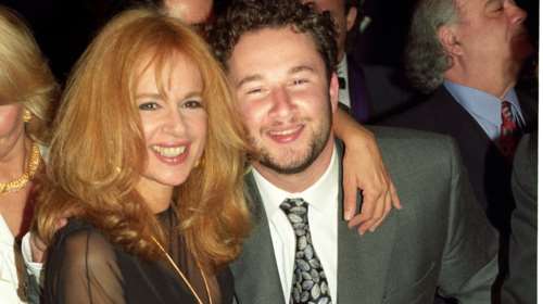 Αλίκη Βουγιουκλάκη: Η τελευταία φωτογράφισή της στο σπίτι της λίγους μήνες πριν φύγει από τη ζωή