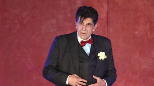 Χείμαρρος ο Μπέζος: Οι αντιεμβολιαστές έχουν φάει πολλή φάπα και απόρριψη στα νιάτα τους