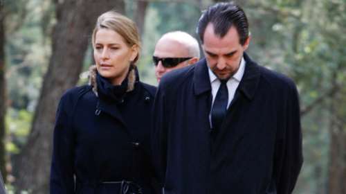 Συντετριμμένη η πενθούσα Τατιάνα Μπλάτνικ: Αναπαύσου εν ειρήνη μεγαλειότατε, θείε Τίνο