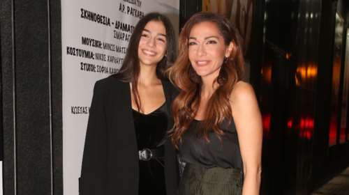 Δέσποινα Βανδή: Η κόρη της, Μελίνα σε ρόλο μοντέλου - Ποζάρει με φόρεμα της Μπακοδήμου [εικόνα]