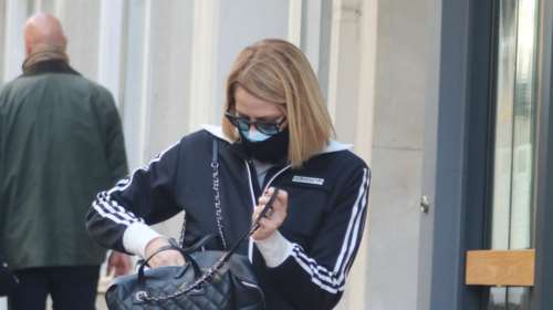 Τζένη Μπαλατσινού: Στιλάτη αθλητική εμφάνιση με κολάν και sneakers [εικόνες]