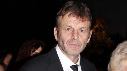 Η 19χρονη κόρη του Απόστολου Γκλέτσου στην παραλία - Ποζάρει με βρεγμένα μαλλιά [εικόνα]