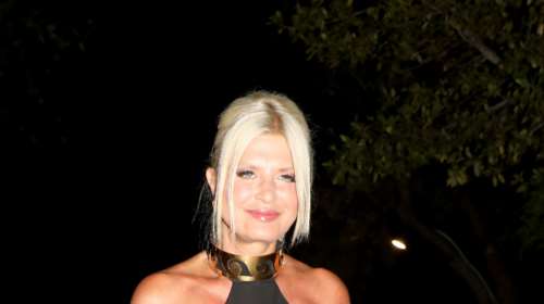 Μαρίνα Πατούλη: Λαμπερή εμφάνιση στο Ηρώδειο - Ανανεωμένη στην παράσταση της Μόνικα Μπελούτσι