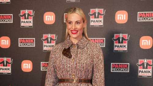 Ελεονώρα Μελέτη: Το Louis Vuitton μπουκλέ παλτό που φόρεσε ως φόρεμα και τα εντελώς λάθος παπούτσια