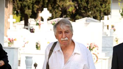 Ανέστης Βλάχος: Δημοσία δαπάνη η κηδεία του &quot;κακού&quot; του ελληνικού κινηματογράφου - Η ανάρτηση της οικογένειας