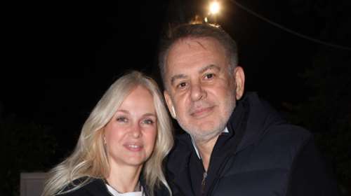 Μαρί Κωνσταντάτου: Σπάνια βραδινή εμφάνιση με τον σύντροφό της, Γιάννη Κεντ - Με φούτερ και sneakers [εικόνες]