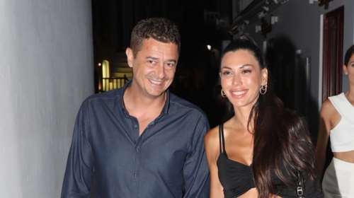 Ιωάννα Μπούκη: Η εκθαμβωτική εμφάνιση της συζύγου του Σρόιτερ στη Μύκονο - Με θεϊκό μαύρισμα και κοιλιακούς φέτες