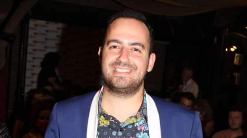 Σάλος με τον Μαυρίκιο Μαυρικίου: &quot;Έδωσε&quot; τα ονόματα ανεμβολίαστων ηθοποιών - Οι πρώτες σκληρές αντιδράσεις [βίντεο]