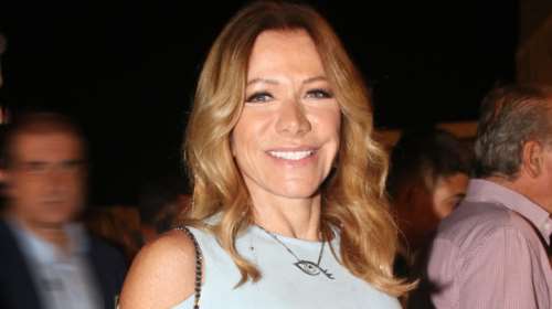 Σπάνιο ασπρόμαυρο κλικ: Η Μαριάννα Λάτση, μικρό κορίτσι, δίπλα στους γονείς της και τον αδελφό της