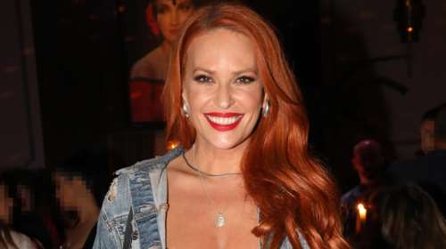 Πιο αδύνατη από ποτέ η Σίσσυ Χρηστίδου: Η εμφάνιση στο κέντρο της Αθήνας με απίθανο ντραπέ φόρεμα