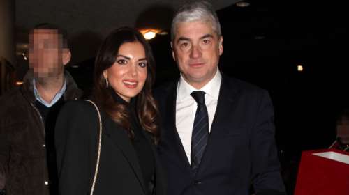 Η Σταματίνα Τσιμτσιλή στο viral εστιατόριο του Κουκακίου