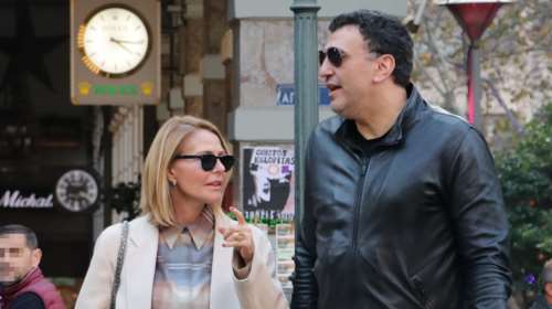 Τζένη Μπαλατσινού: Άβαφη και στιλάτη στο κέντρο της Αθήνας - Το απίθανο τζιν που συνδύασε με flat booties