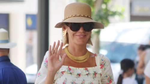 Σάσα Σταμάτη: Στο κέντρο της Αθήνας μετά την εξομολόγηση για τη δοκιμασία με την ψυχική της υγεία