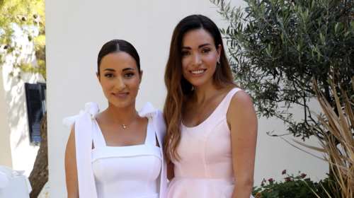 Όλγα Φαρμάκη: Φόρεσε το ίδιο φόρεμα με την κόρη της στη βάφτισή της - Ροζ, μίνι, με τούλι