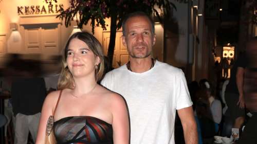 Ο Άγγελος Μπασινάς στη Μύκονο με την 19χρονη κόρη του, Αλεξάνδρα