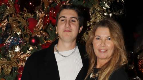 Σοφία Αλιμπέρτη - Good Job Nicky: Μαμά και γιος διασκέδασαν σε νυχτερινό μαγαζί