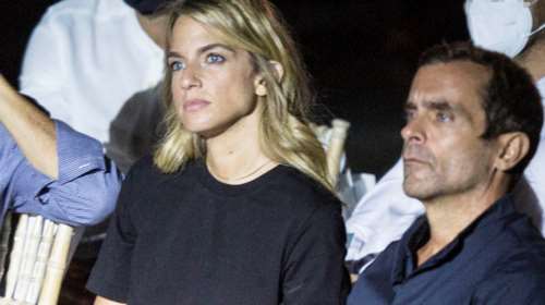 Χρυσή Βαρδινογιάννη: Άβαφη, με summer look στο Ηρώδειο με τον Μαρκουλάκη