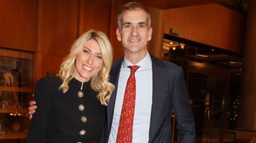 Σία Κοσιώνη - Κώστας Μπακογιάννης: Γεύμα σε ιστορικό εστιατόριο στο Κολωνάκι