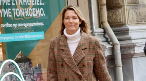 Βίκυ Καγιά: Φόρεσε τις πιο hot βινύλ over the knee μπότες το πρωί - Ο ιδανικός συνδυασμός