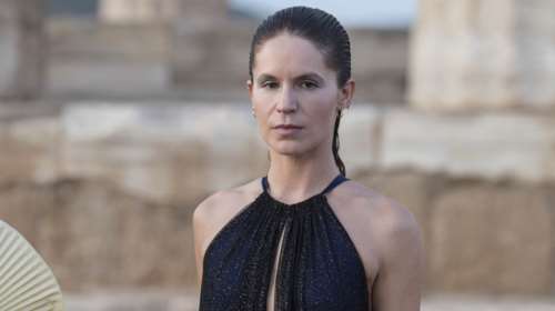 Birthday girl στην Ελλάδα η Ευγενία Νιάρχου: Τα αποκαλυπτικά looks της και η τούρτα με τους φοίνικες και την αιώρα