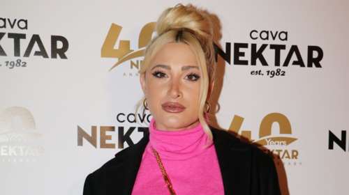 Ιωάννα Τούνη: Κυκλοφορεί με μάρσιπο μέσα στο σπίτι - ΄΄Μόνο έτσι ηρεμεί το μωρό μου&#39;&#39; [εικόνες]