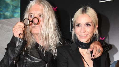 "Μου πήρε πολύ χρόνο για να σε συμπαθήσω": Οι περίεργες ευχές της Σοφίας Καρβέλα στον πατέρα της Νίκο Καρβέλα