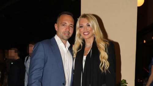 Κωνσταντίνα Σπυροπούλου: Διαβάζει παραμύθια στα παιδιά της - &quot;Ποιοτικός χρόνος&quot;