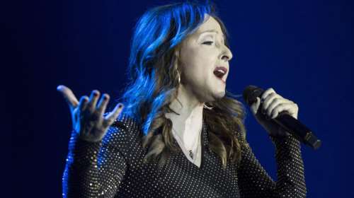 Εξώδικο στη Βίκυ Λέανδρος από τον πατέρα της: Της απαγορεύει να ερμηνεύσει τα τραγούδια του στο Ηρώδειο