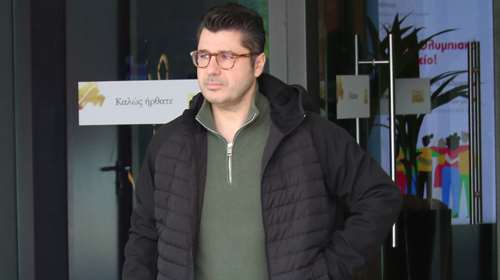 Θετικός στον στρεπτόκοκκο ο Λάμπρος Κωνσταντάρας - &quot;Αν ανταλλάξαμε φιλιά, αγκαλιές και έχετε πυρετό ή πονόλαιμο, κάντε ένα test&quot;