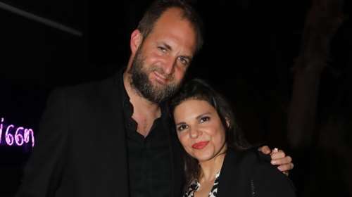 Δημοσθένης Πέππας: Η στιγμή που ο σύζυγος της Μαρίνας Ασλάνογλου σώζει τα άλογά τους από τη φωτιά [βίντεο]