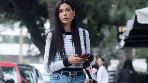 Ιωάννα Μπούκη: Η casual εμφάνιση στη Γλυφάδα - Το Chanel sweater και η Hermes δερμάτινη ζώνη [Εικόνες]