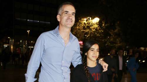 Δανάη και Ολυμπία Μπακογιάννη: Οι κόρες του Κώστα Μπακογιάννη συνόδευσαν τον πατέρα τους