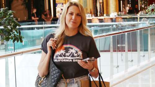 Φωτεινή Πετρογιάννη: Με καραβάκια και μπλε της θάλασσας η κομψή βάφτιση του γιου της στην Τήνο