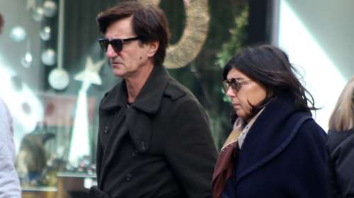 Θοδωρής Κουτσογιαννόπουλος: Η stylish πρωινή εμφάνιση με τη δημοσιογράφο σύζυγό του Στέλλα Λιζάρδη