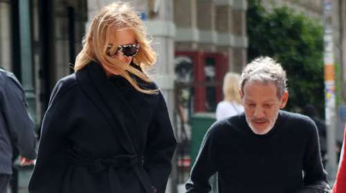 Ηρώ Σαΐα: Η στιλάτη εμφάνιση με τον Σταύρο Ξαρχάκο στην Αθήνα - Με robe coat και λεοπάρ γόβες